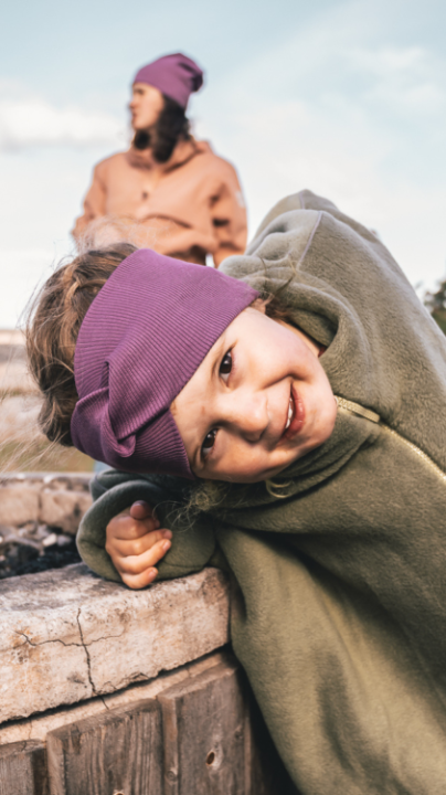 369