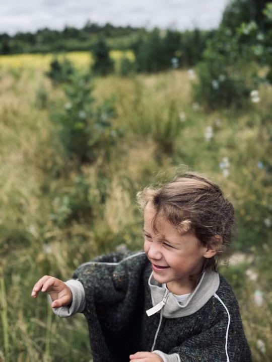 Wełniane Ponczo samochodowe PREMIUM 100% Merino Wool Meadow – MySafeHug (zielony melanż) 0–6 lat