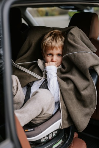 Wełniane Ponczo samochodowe PREMIUM 100% Merino Wool Sandstone – MySafeHug (brązowy) 0–6 lat